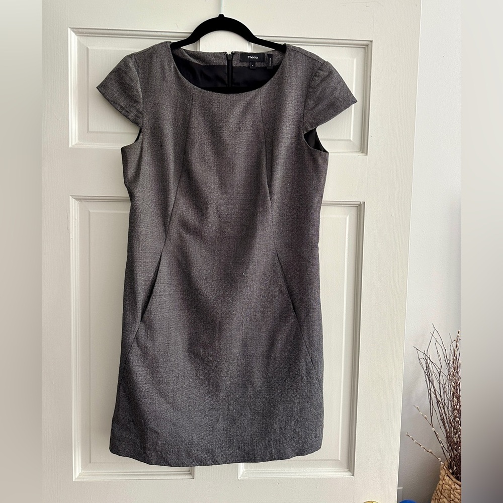 Theory Rikae Short Sleeve Stretch Wool (Size 4)